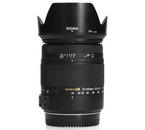 Sigma 18-250mm F3.5-6.3 DC Macro OS HSM - Canon EF-S Sigma 18-250mm F3.5-6.3 DC Macro OS HSM - Canon EF-S