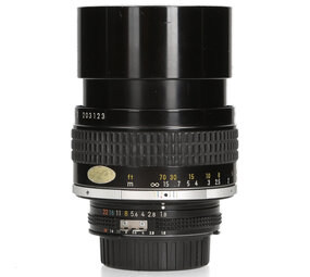 Nikon Nikon Ai-S 105mm F1.8