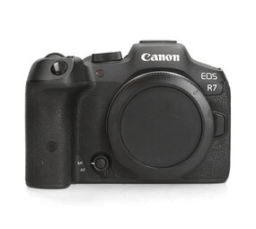 Canon R7