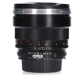 Zeiss Planar T* 85mm f/1.4 Classic Zeiss Planar T* 85mm f/1.4 Classic