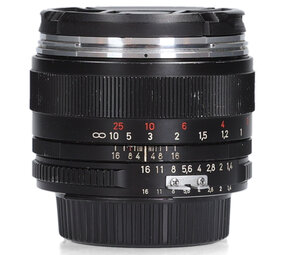 Zeiss Zeiss Planar T* 50mm f/1.4 Classic