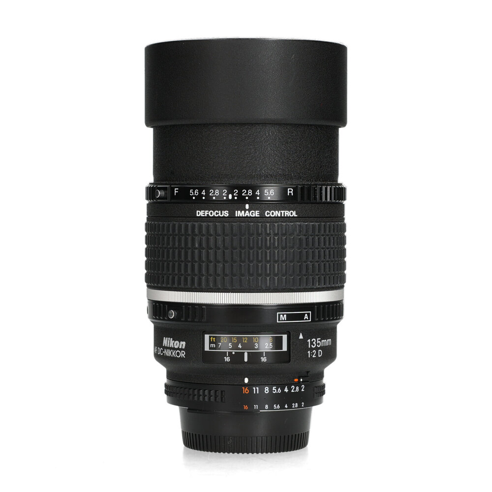 Nikon Nikon AF 135mm f/2 D DC Nikon Nikon AF 135mm f/2 D DC