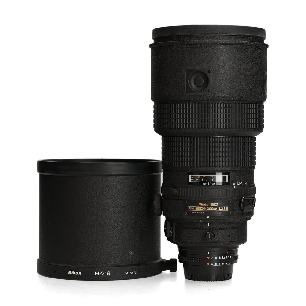 Nikon Nikon AF-I 300mm f/2.8 D IF-ED Nikon Nikon AF-I 300mm f/2.8 D IF-ED