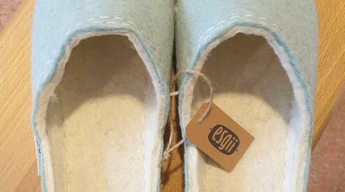 Handgemaakte slippers van esgii