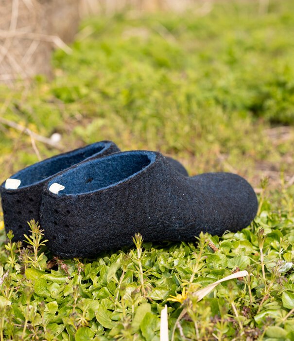 esgii Vilten herenslof Perforated blue