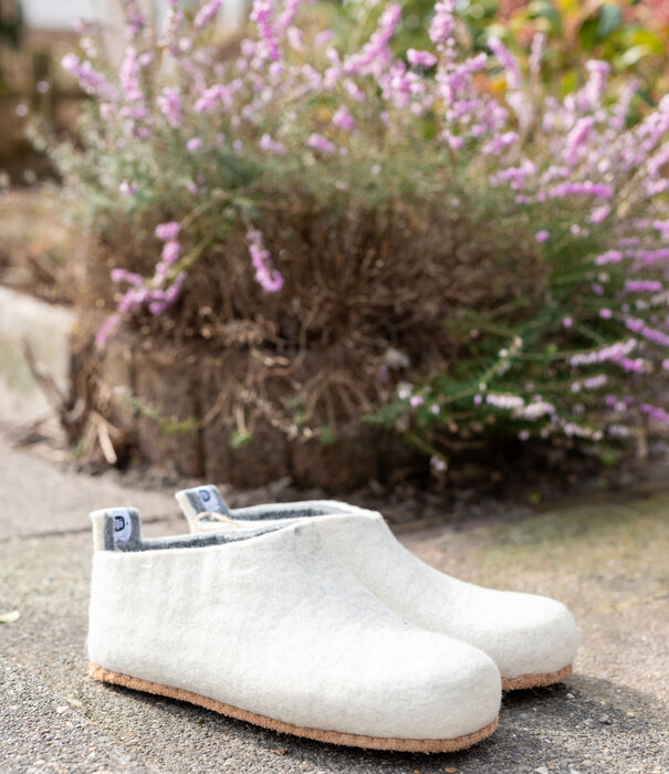 esgii Damen-Filzschuhe UNI Ecru
