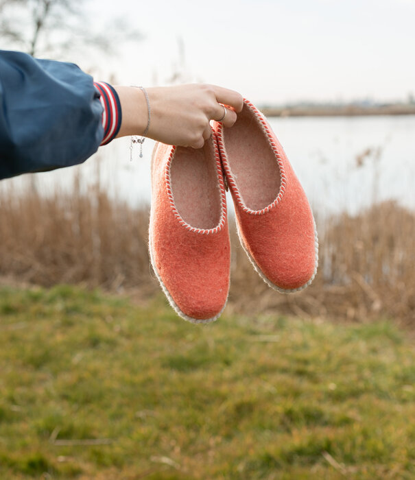 esgii Vilten dames sloffen Stitch grapefruit
