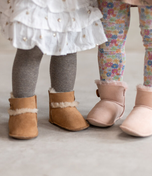 Van Buren sinds 1861 Schapenvacht babyslofjes -  Davin - Roze - 3 maten