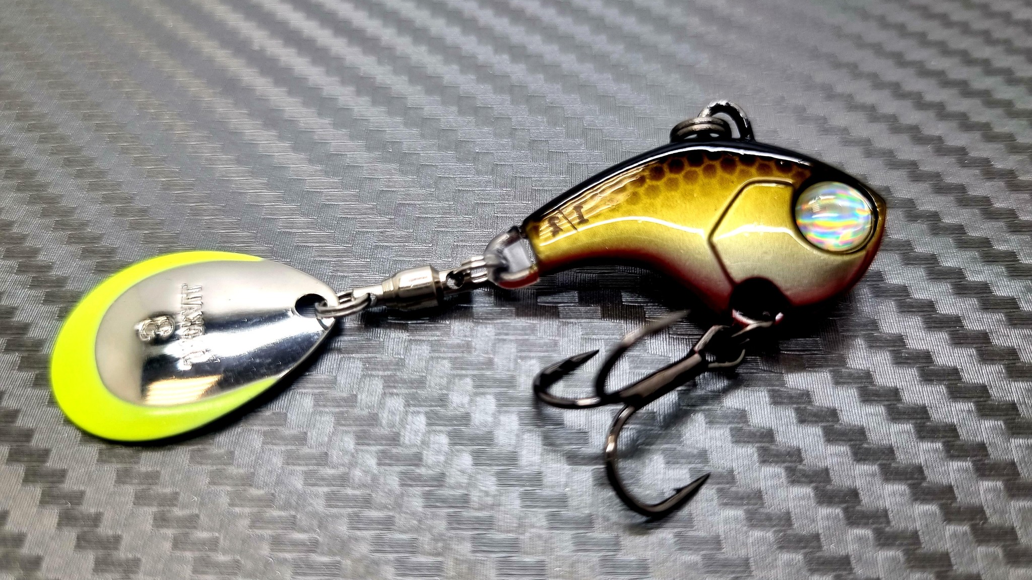 Jackall Deracoup 7g / 10g / 14g Jigspinner Tailspinner Illex