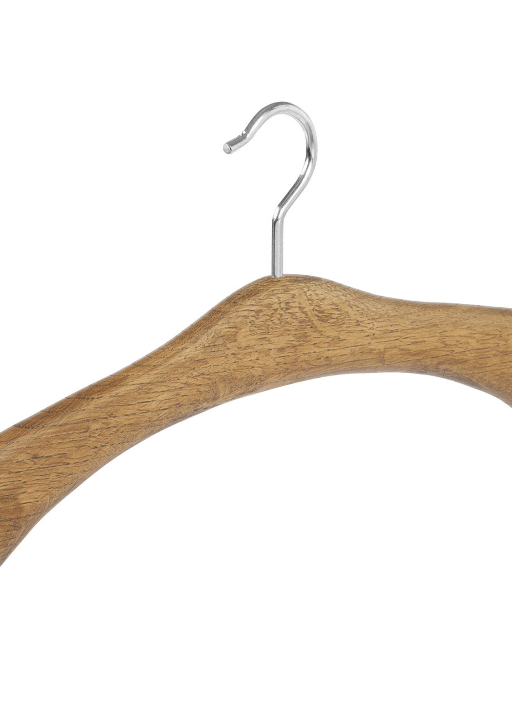 Cintre penderie bois chêne teinté foncé