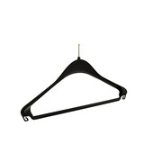 Cintre veste / costume (galbé )plastique noir (antivol sans anneau) avec épaules larges et barre Cintre veste / costume (galbé )plastique noir (antivol sans anneau) avec épaules larges et barre