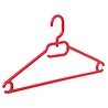 Cintre plastique multi-usage (plat) rouge avec crochet tournant Cintre plastique multi-usage (plat) rouge avec crochet tournant