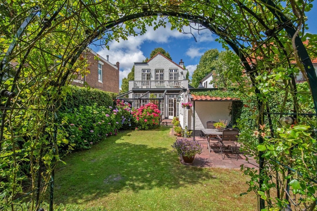 Prinses Mariannelaan 19, Voorburg  € 1.125.000 k.k.