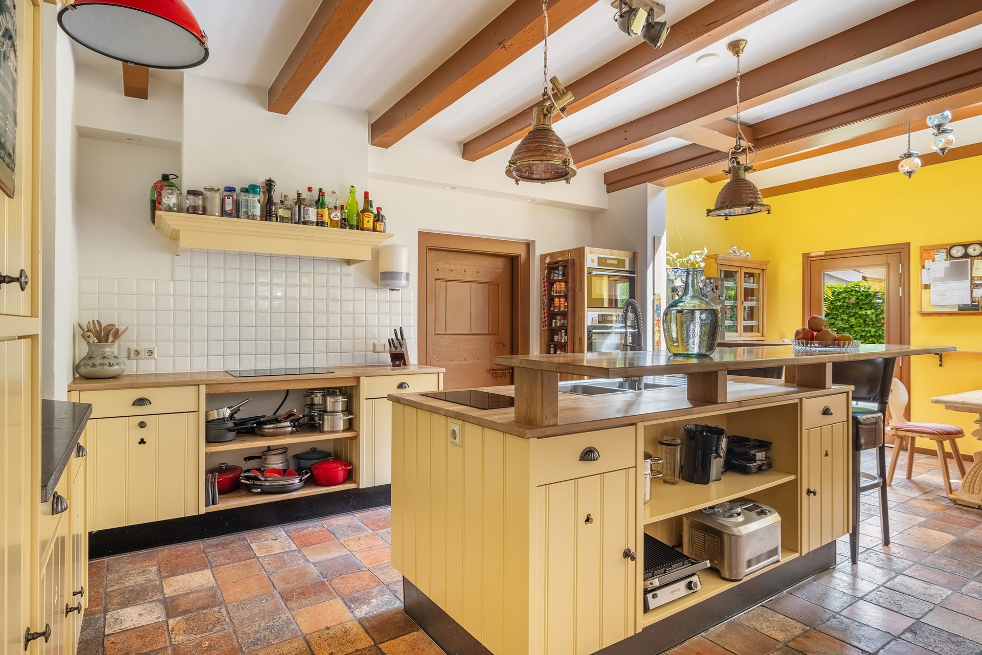Dorpsstraat 23 Hendrik-Ido-Ambacht € 2.375.000,- k.k.