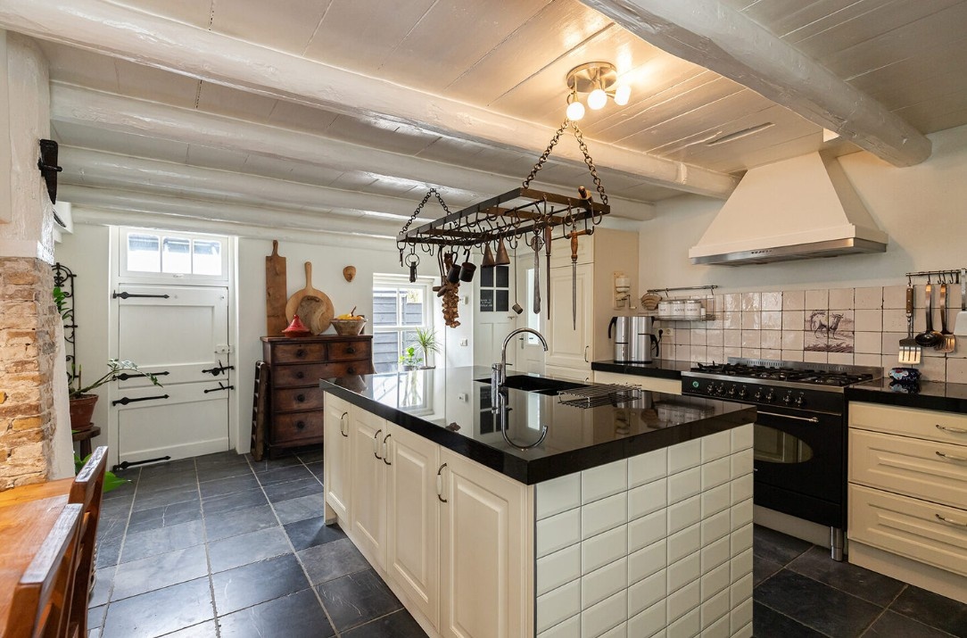 Westeinde 8, Wijngaarden €1.235.000 k.k.