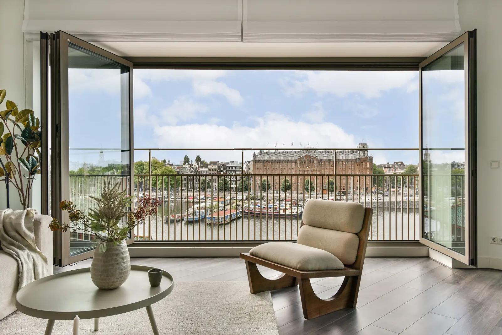 Oosterdokskade 25, Amsterdam €1.090.000 k.k.