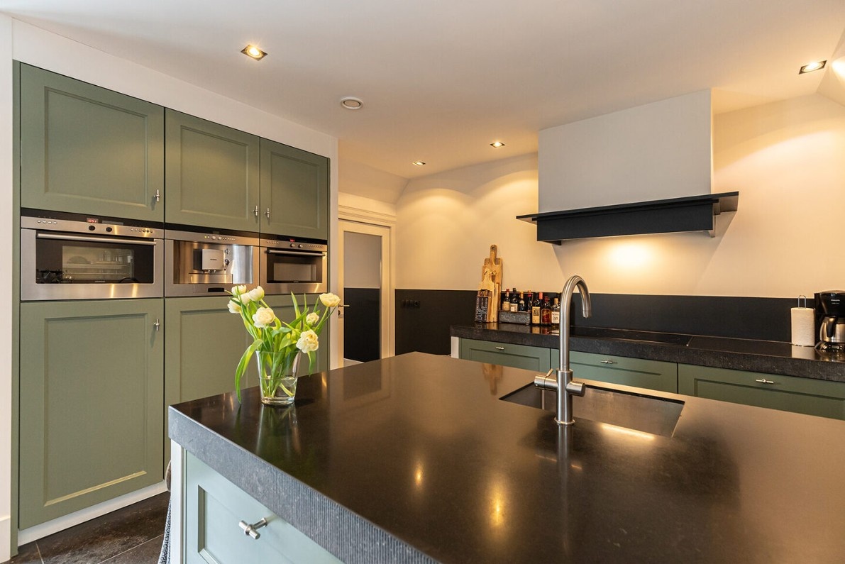 Albrechtplein 43, Sliedrecht €1.875.000 k.k.