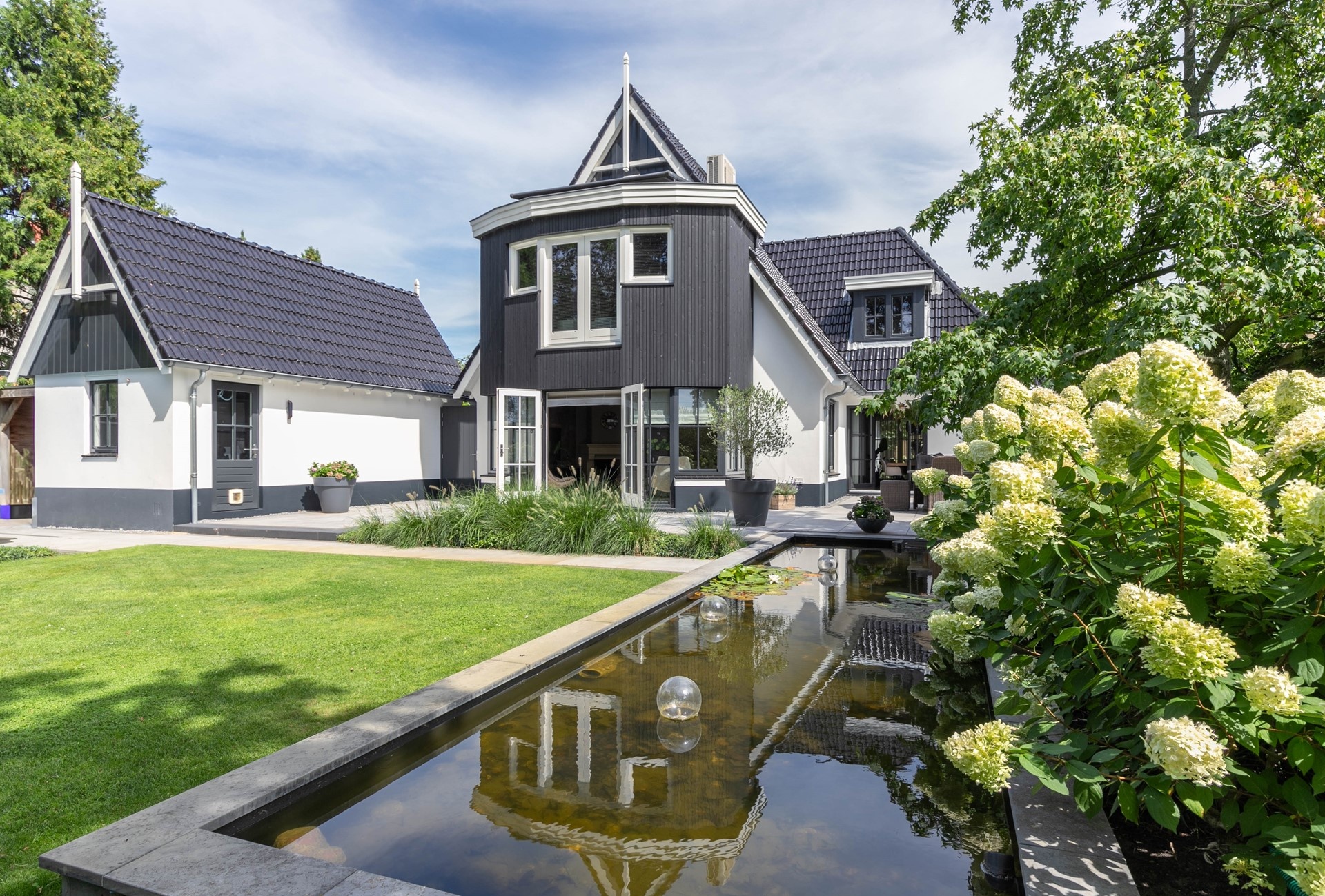 Kerkweg 22, Aalsmeer €1.850.000 k.k.