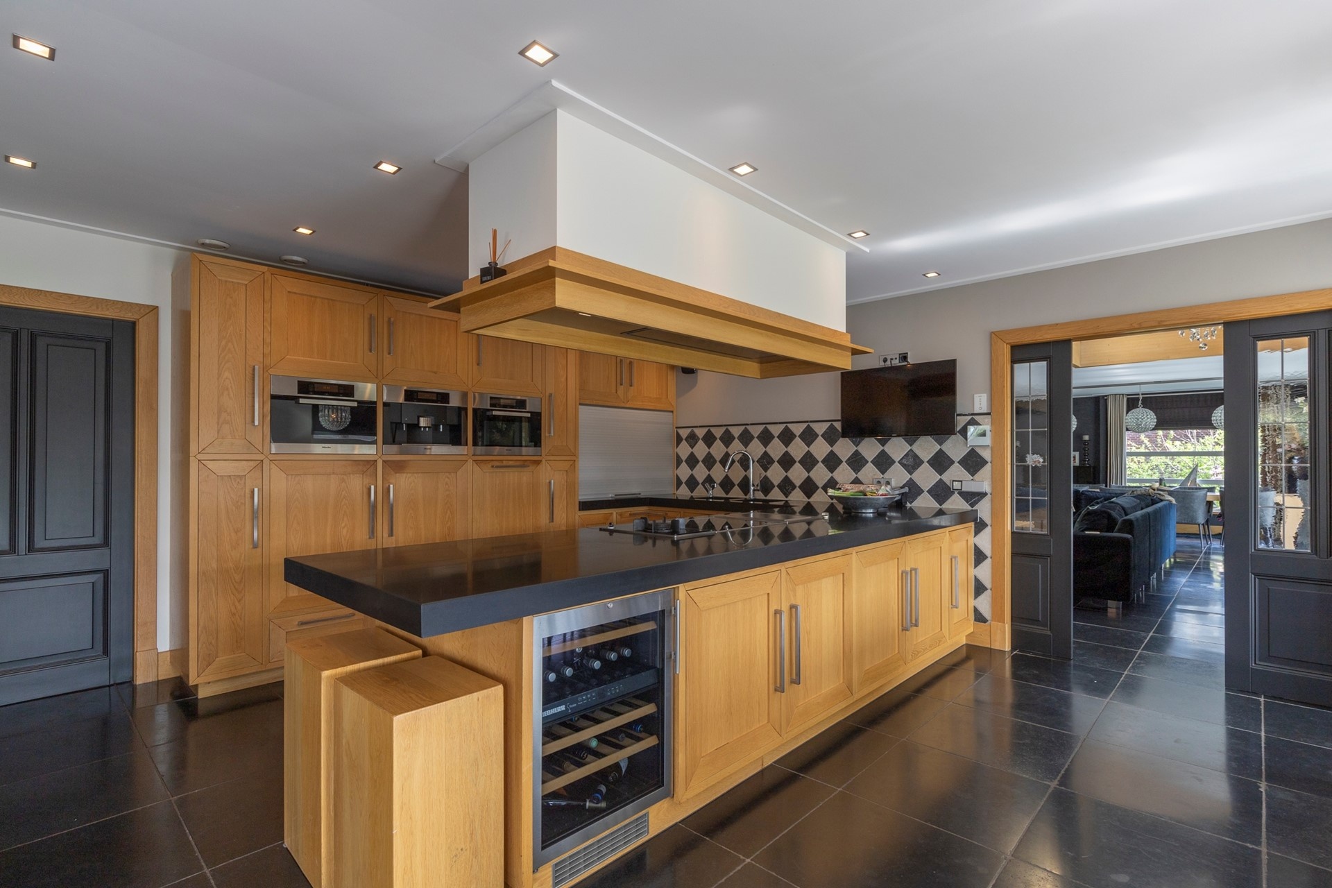 Dijkstraat 30, Roelofarendsveen €1.500.000 k.k.