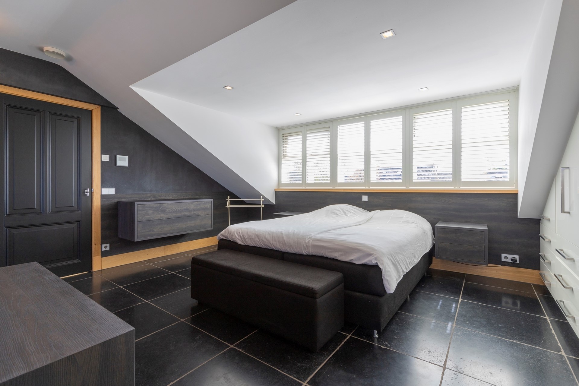 Dijkstraat 30, Roelofarendsveen €1.500.000 k.k.