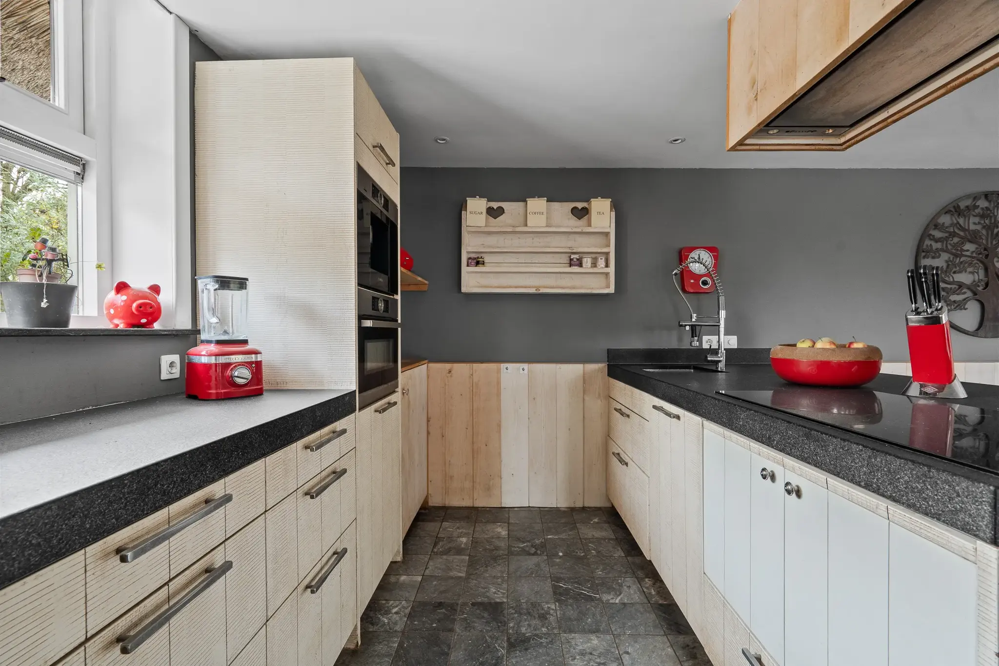 Benedeneind NZ 384, Benschop €1.250.000 k.k.