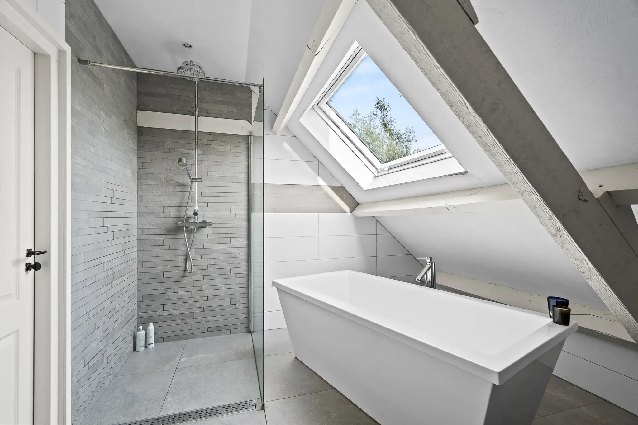 Benedeneind NZ 384, Benschop €1.250.000 k.k.