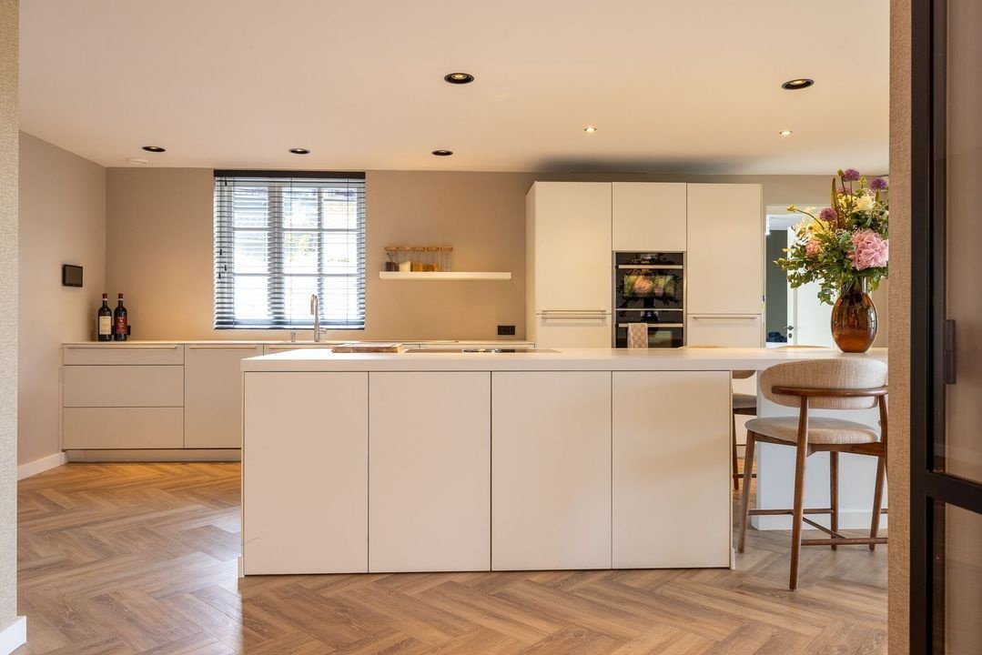 Raadhuislaan 22, Mijnsheerenland €1.995.000 k.k.