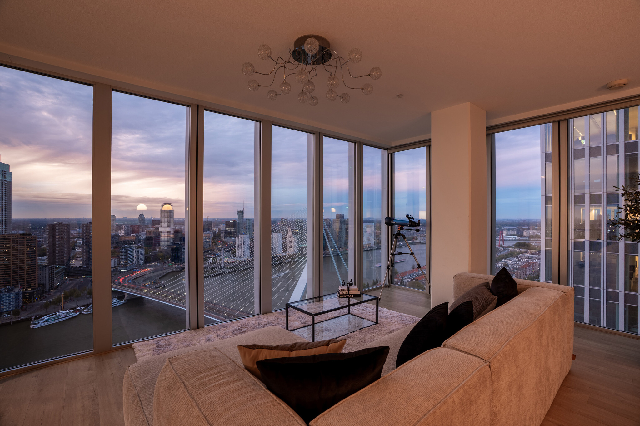 Wilhelminakade 569, Rotterdam €1.250.000