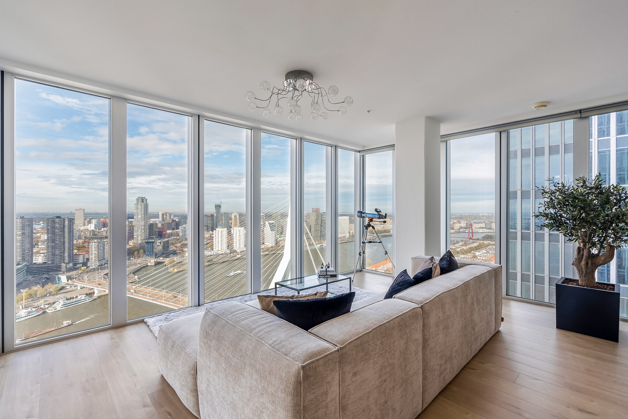 Wilhelminakade 569, Rotterdam €1.250.000