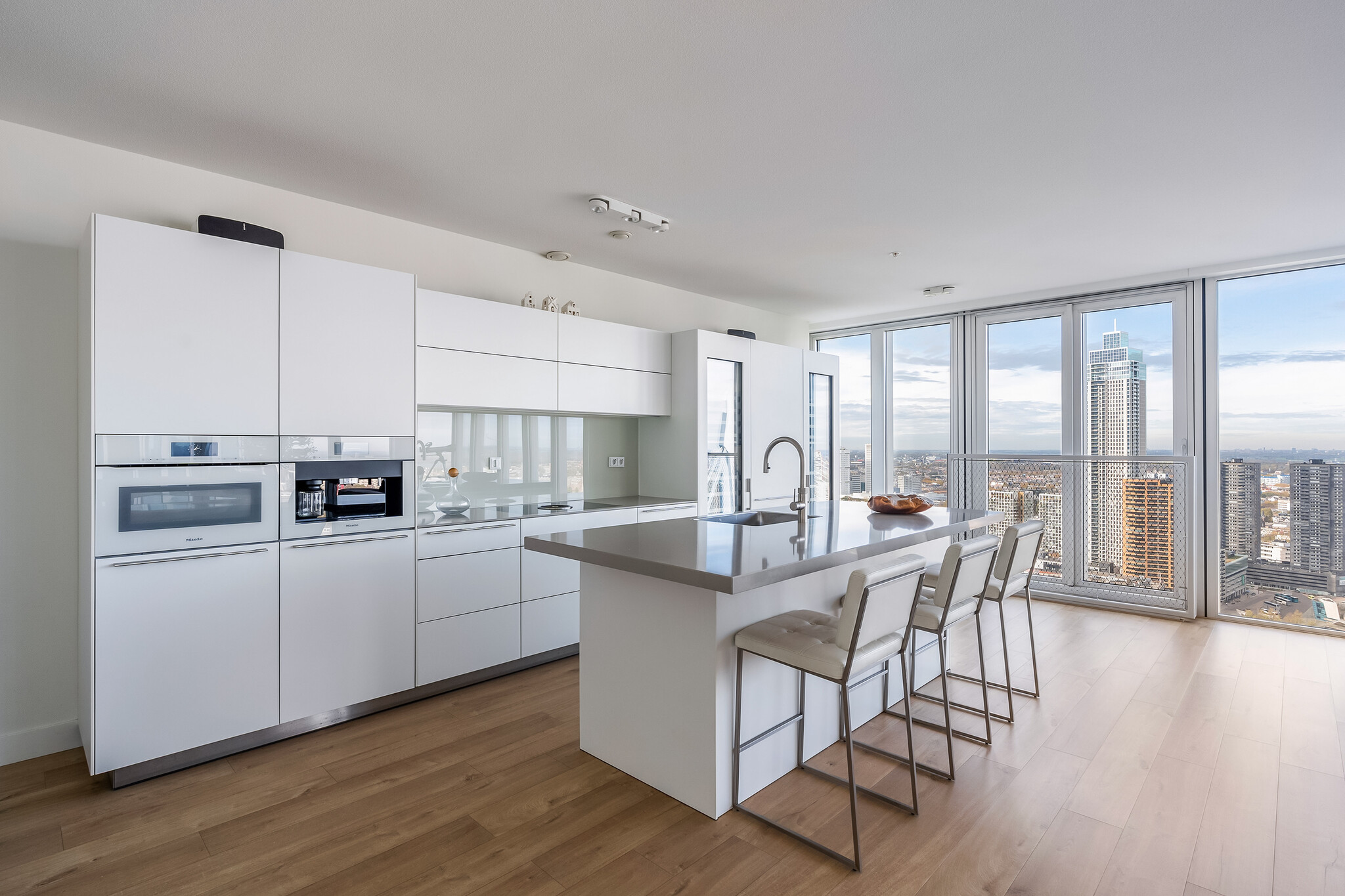 Wilhelminakade 569, Rotterdam €1.250.000