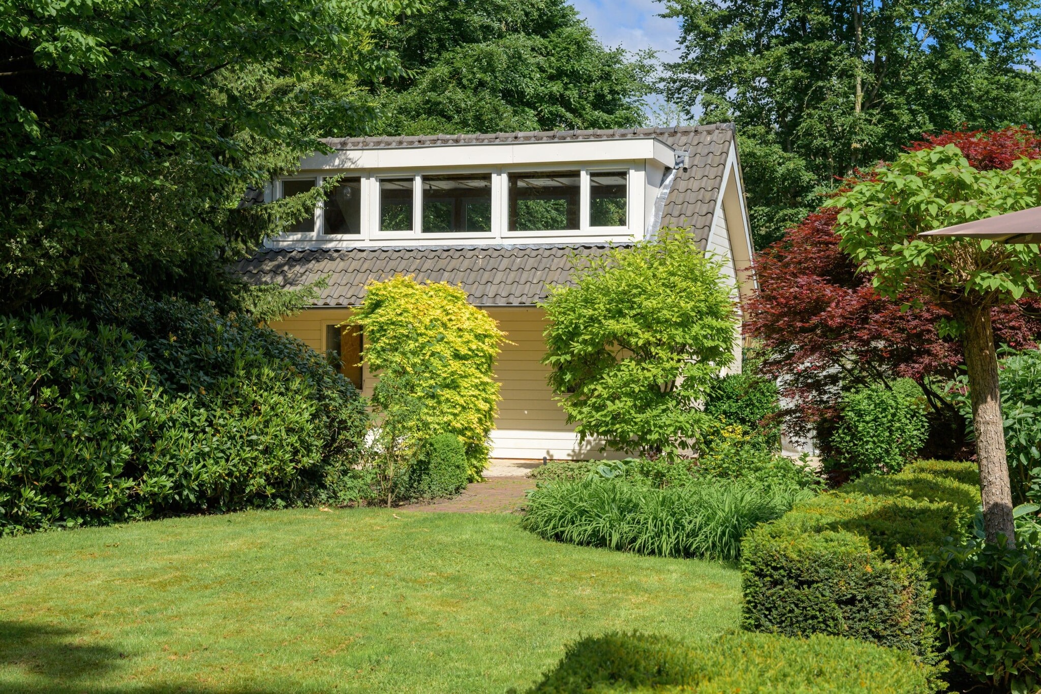 Landkaartje 5, Rijen €1.695.000 k.k.