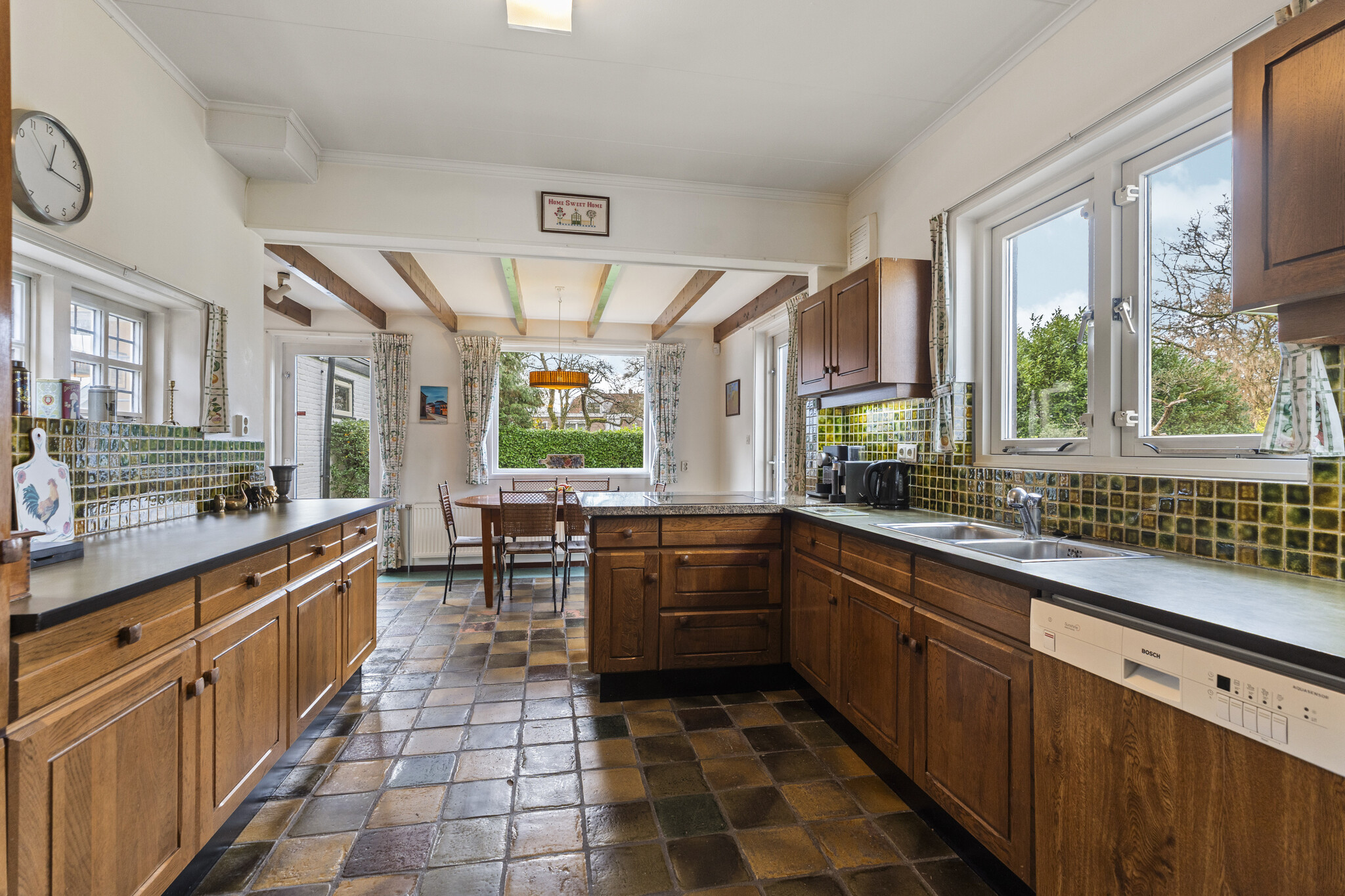 Tromplaan 19, Velp €1.100.000 k.k.