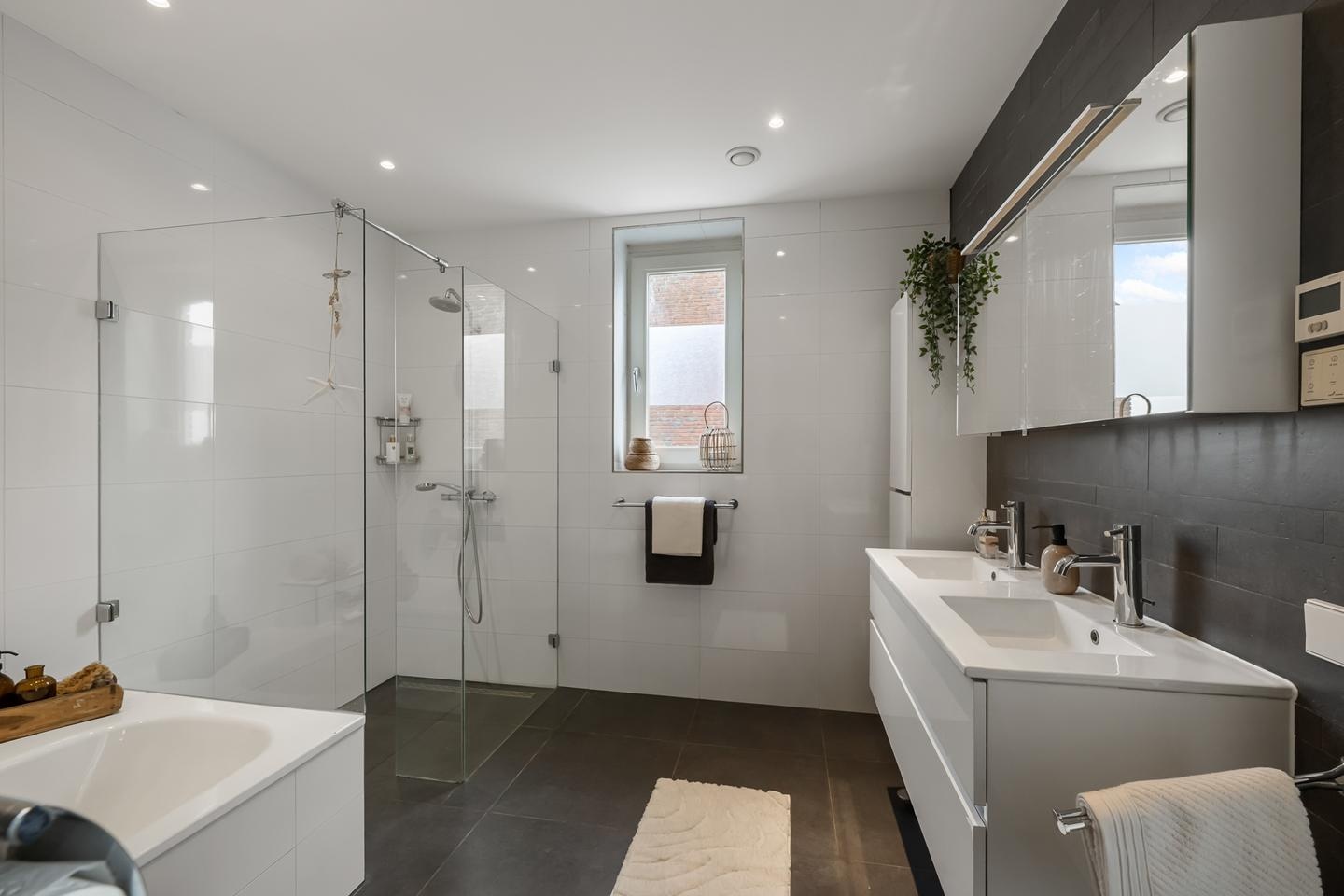 De Achterhoede 16, Wormer €1.250.000 k.k.