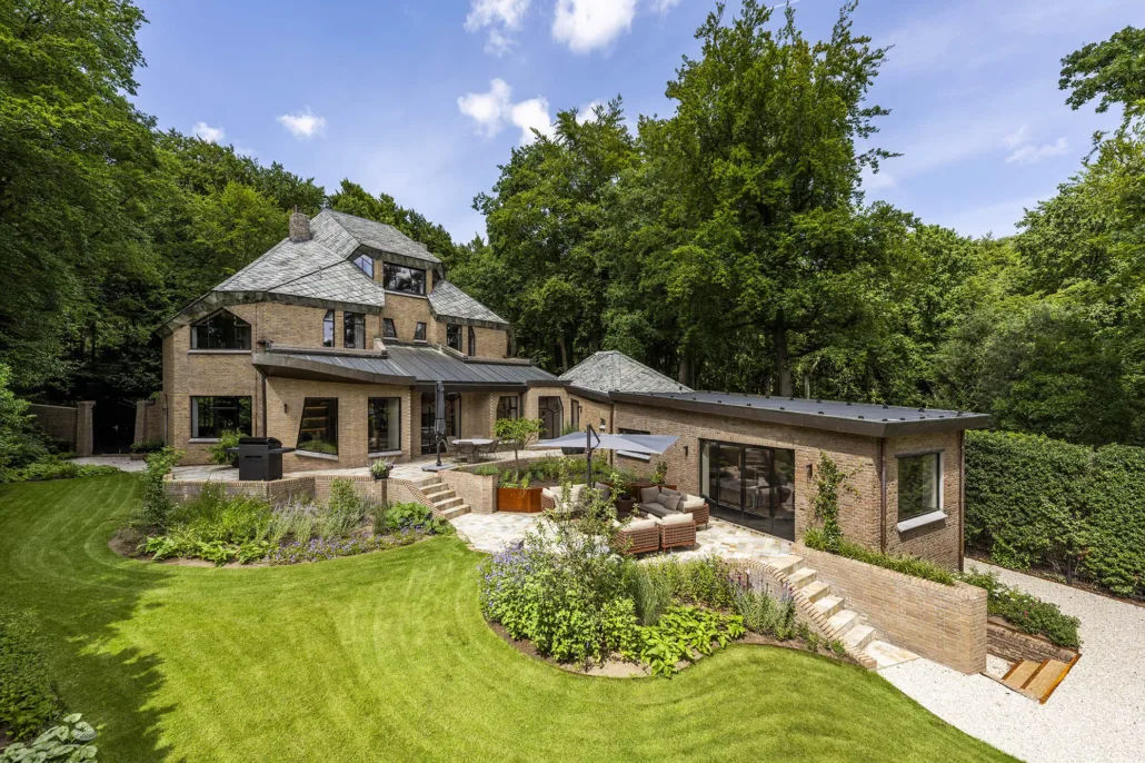 Raboes 21, Laren €4.495.000 k.k.