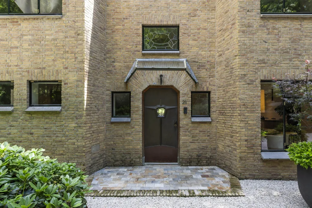 Raboes 21, Laren €4.495.000 k.k.