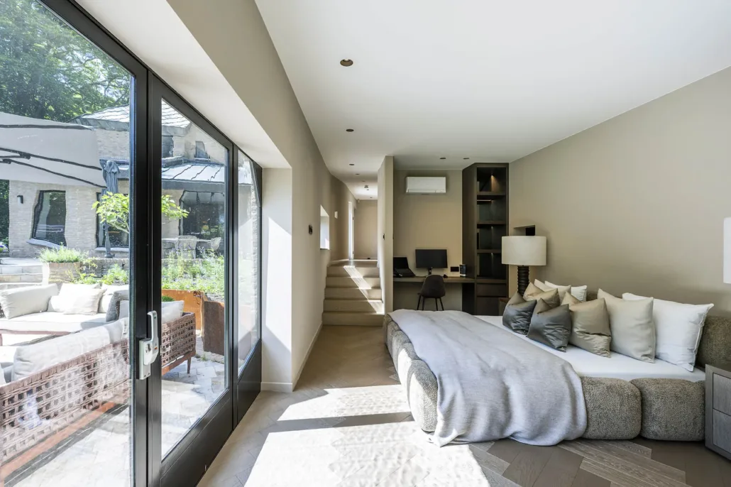 Raboes 21, Laren €4.495.000 k.k.