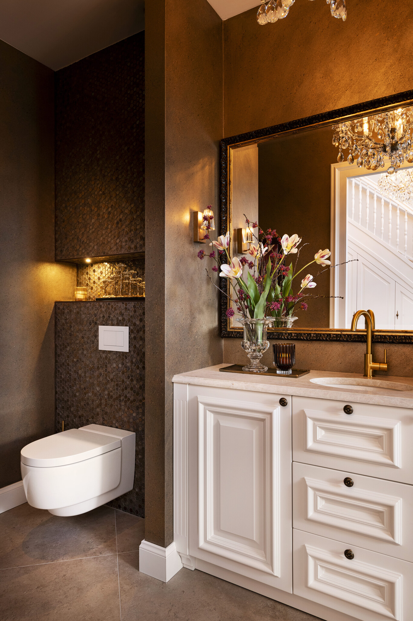 Klassiek toiletmeubel op maat met luxe afwerking