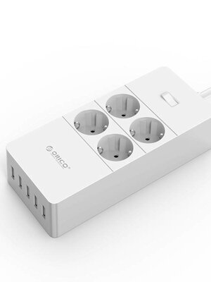 stekkerdoos met vier stopcontacten en vijf USB-laadpoorten