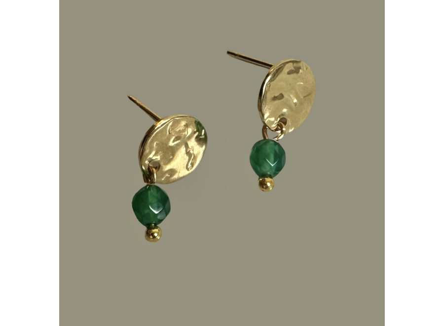 oorstekers - hammered coin gemstone green - verguld