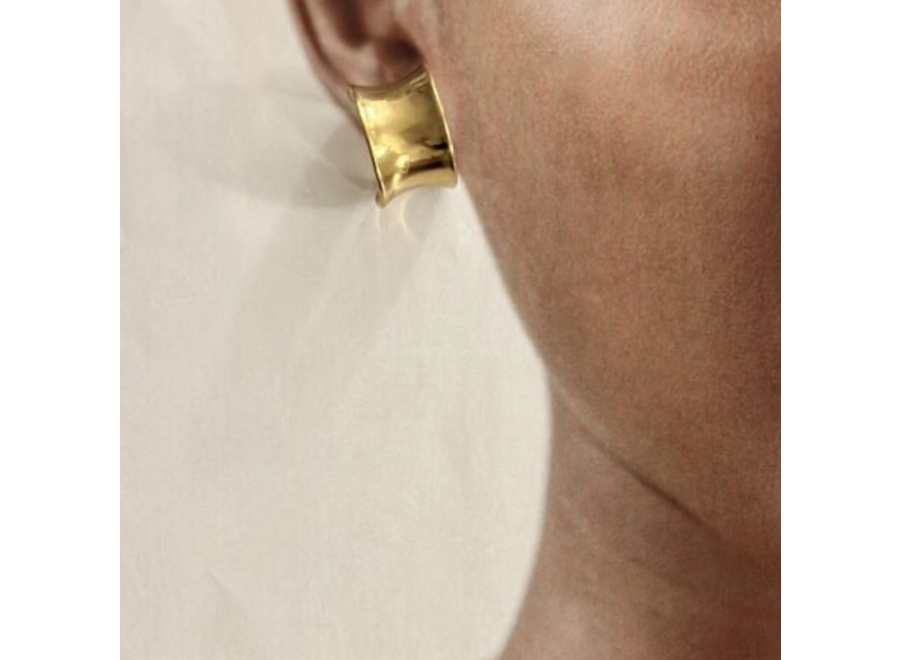 oorstekers - curved ring - verguld