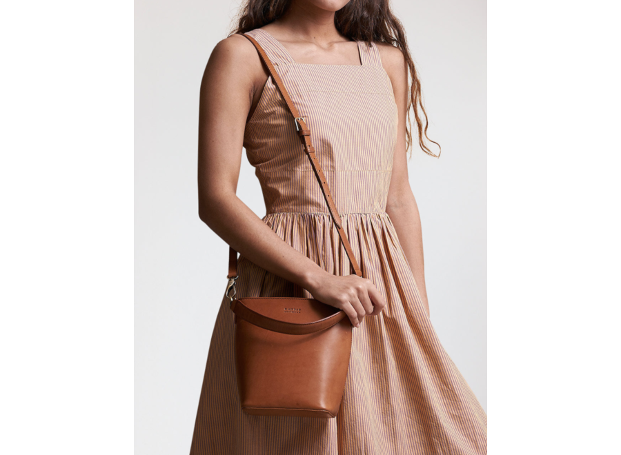 bucket bag - midi - cognac leather