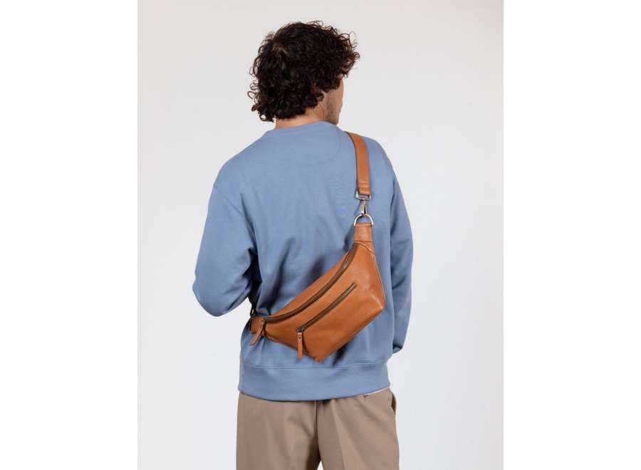 drew bumbag - wild oak leather