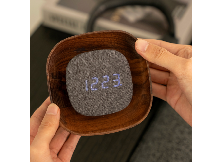 wekker - luminous square clock - walnoot