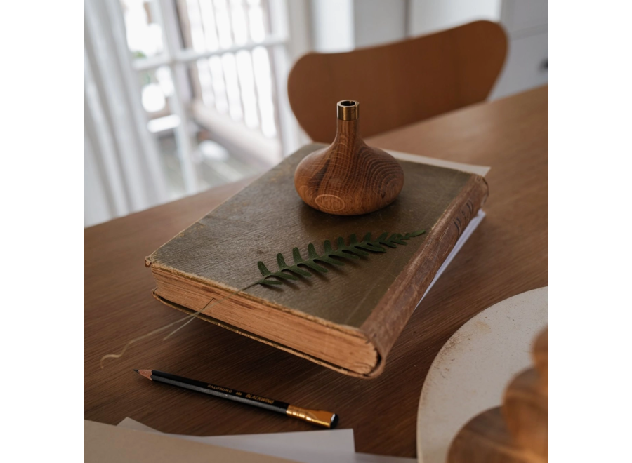 kandelaar - eik & messing - voor kaarsen 'slender / bijenwas'