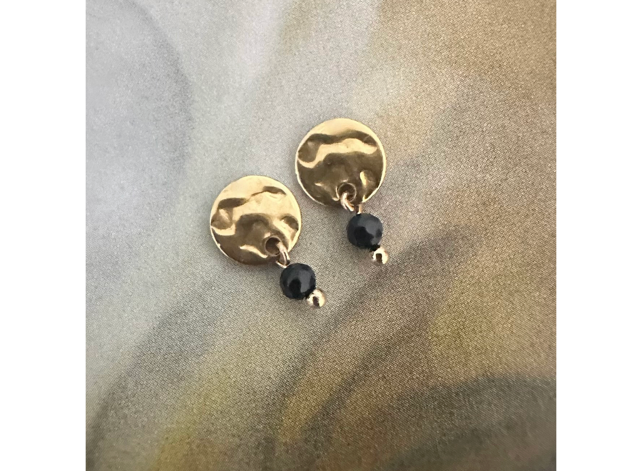 oorstekers - hammered coin gemstone black - verguld
