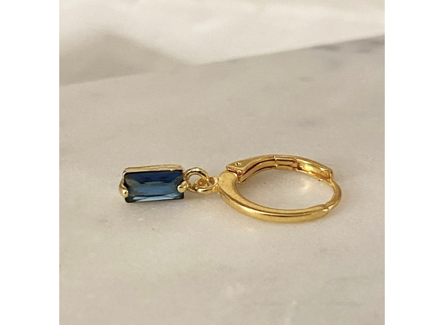 oorringetje - rechthoekig steentje blauw - verguld