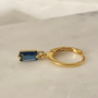 oorringetje - rectangle gemstone blue - verguld