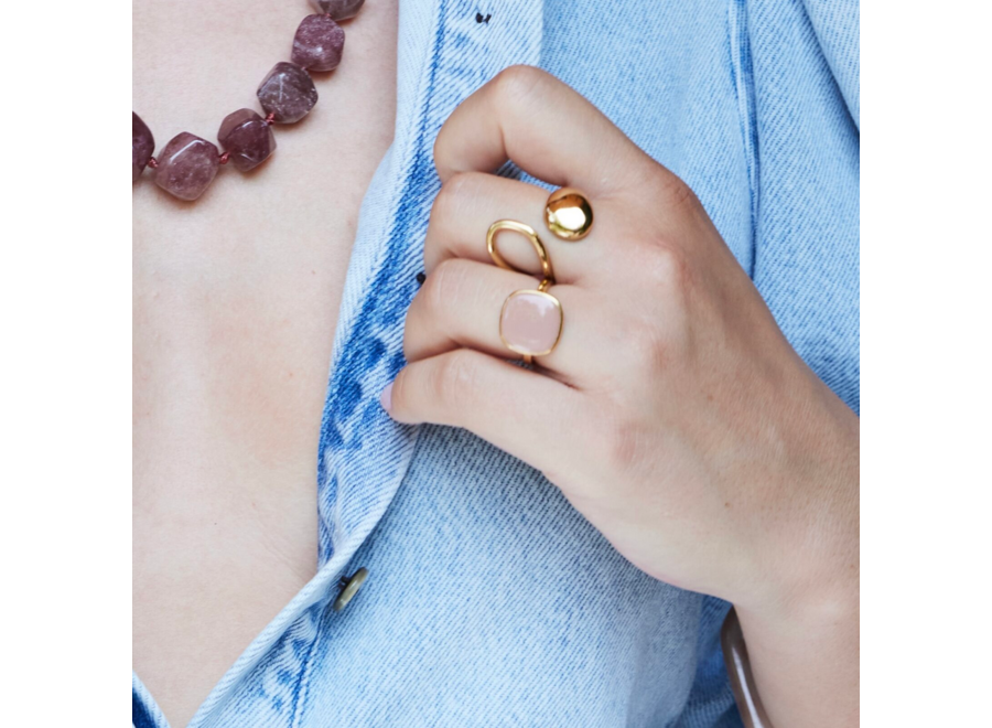 ring - pink square - verguld