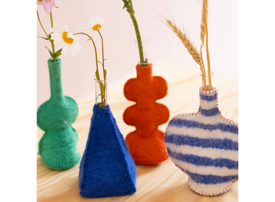 wollen vaas - cirkel - blauwe streepjes