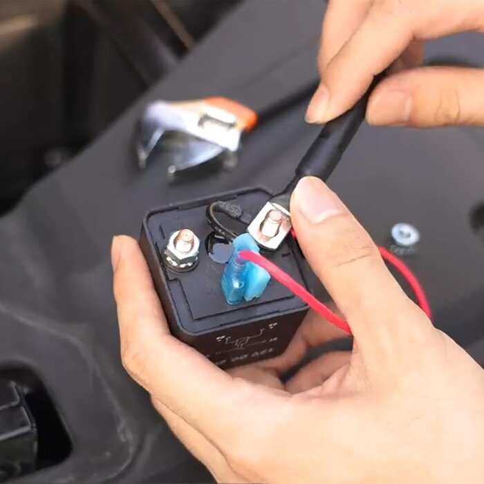 Coupe-batterie 12V 200A avec télécommande - Jusqu'à -31% sur votre modèle